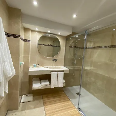Apartmán Primera Linea De Playa, Golf Y Vistas Al Mar Estepona